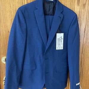 Suit 36S brand new never worn